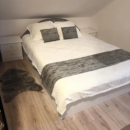 Renata Cozy Apartment